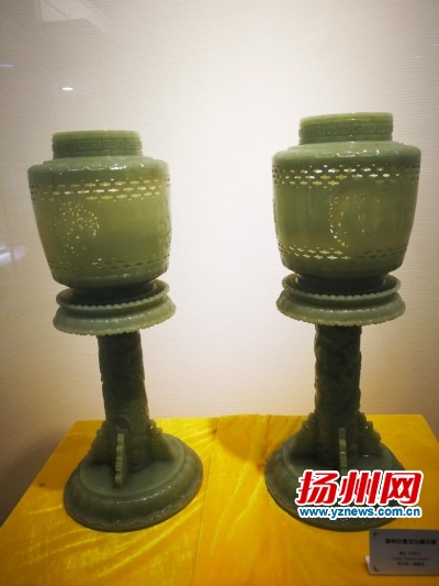 黄玉宫灯 黄玉宫灯